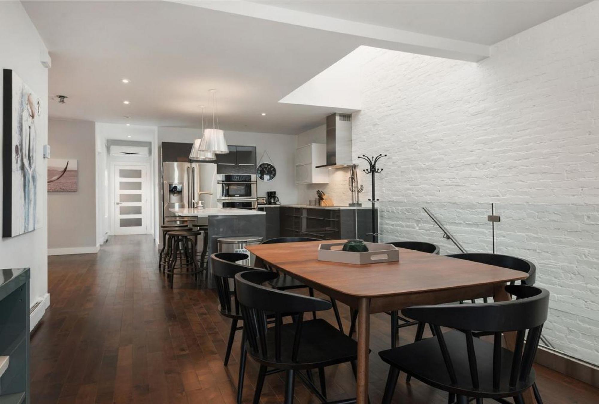 Your Welcome Is Paramount Apartment *